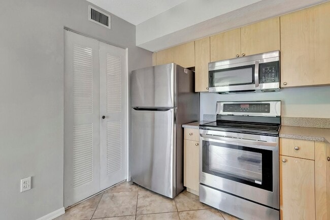 Building Photo - 116 Villa Cir