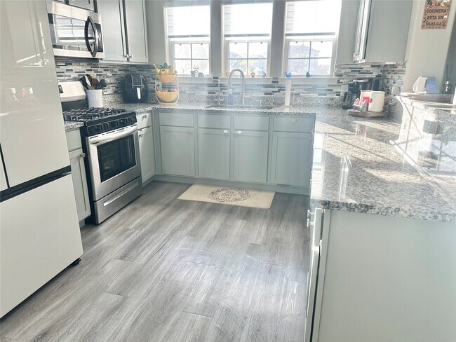 Building Photo - 844 Rd 5109