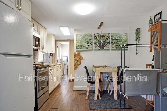 Building Photo - 26 Forest Dr