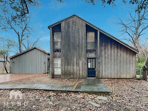 Building Photo - 1907 Whippoorwill Ln