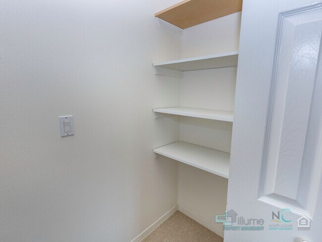 Building Photo - 849 1st Ave