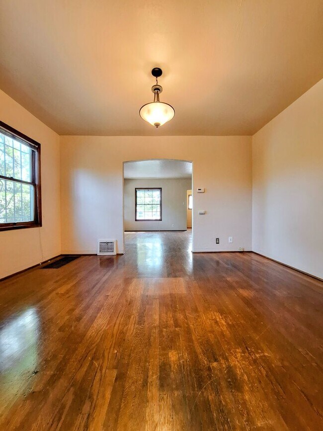 Building Photo - 1505-1507 Lincoln Ave