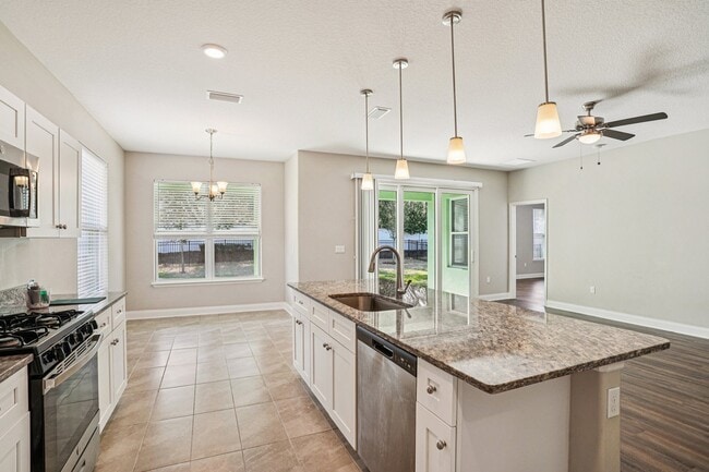 Floorplan - Eleven Oaks