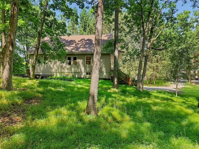 Building Photo - 131 Hill Rd