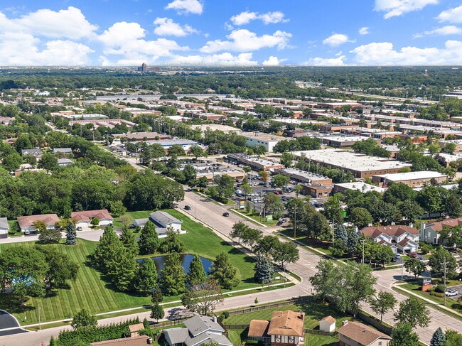 Building Photo - 1126 Tiverton Ct