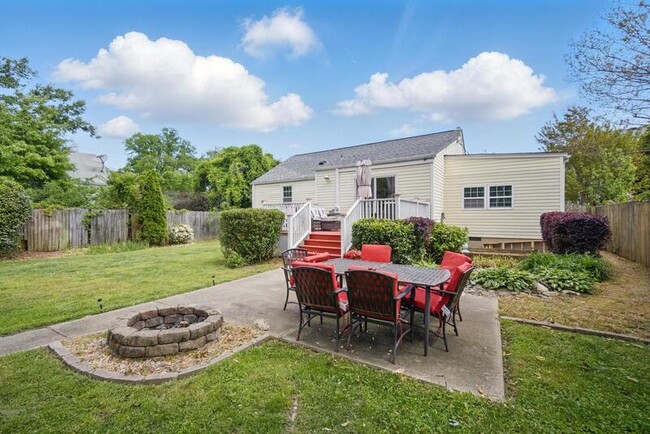 Building Photo - 8559 Old Ocean View Rd