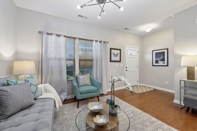 Building Photo - Charming and move-in ready 3-bedroom, 2.5-bath home