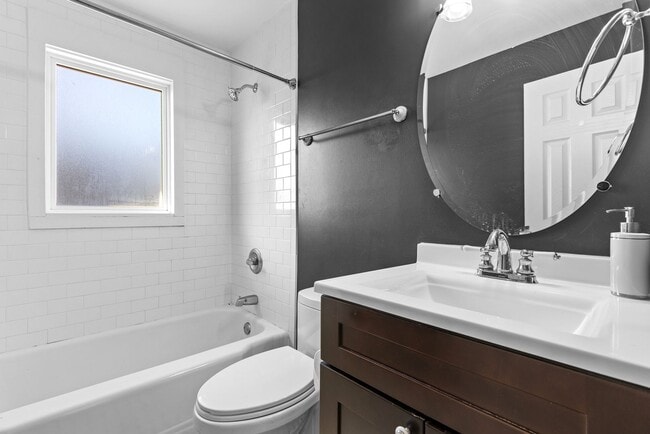 Building Photo - Gorgeous Home in Durham Near Downtown