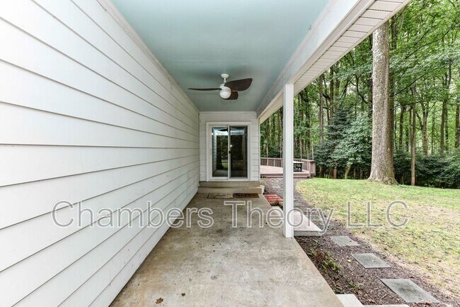 Building Photo - 12231 Westwood Hills Dr