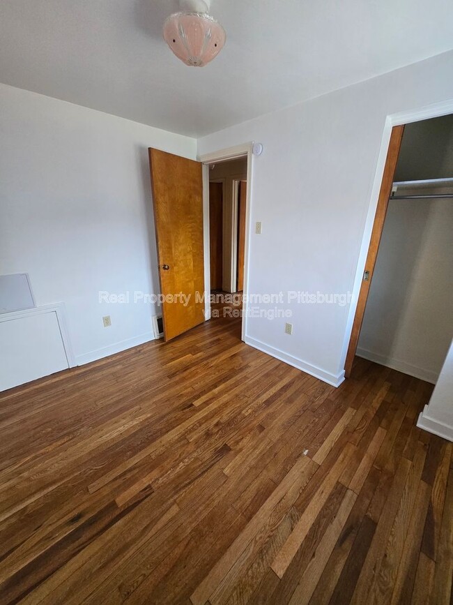 Building Photo - 4744 Lougean Ave