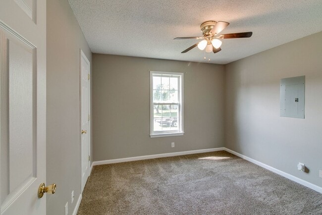 Building Photo - 1126 Timothy Ave