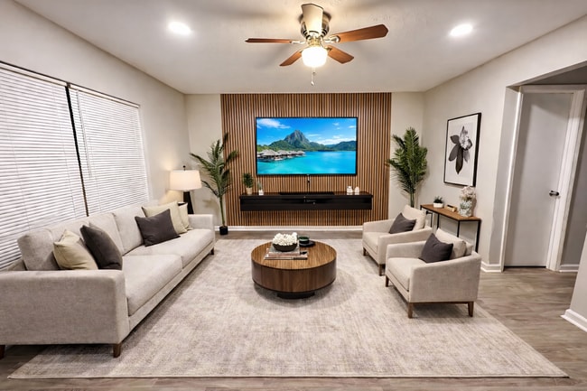 Building Photo - 846 School Rd