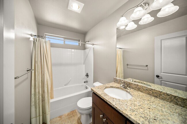 Building Photo - 229 Sun Valley Dr