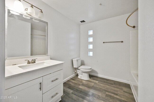 Building Photo - 3065 N 67th Ave