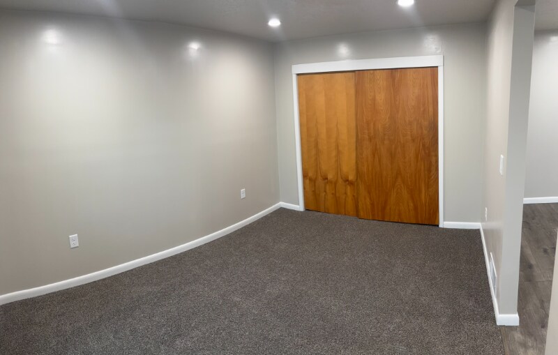 Building Photo - 390 Center St