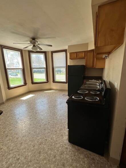 Building Photo - 136 North St