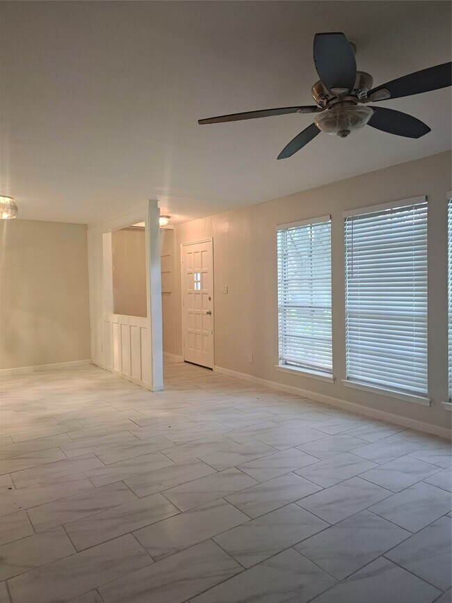 Building Photo - 2252 Shadowdale Dr