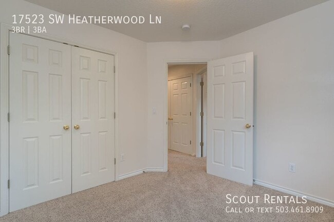Building Photo - Spacious Sherwood Townhouse!