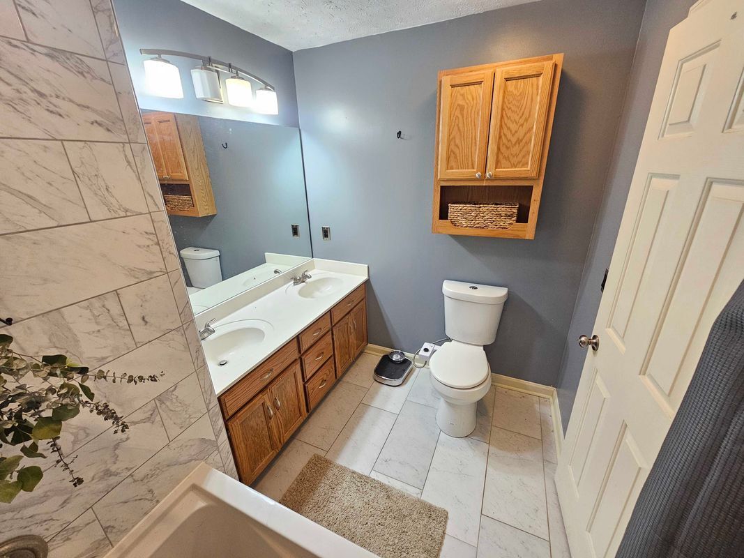 Building Photo - 4797 E Richmond Shop Rd