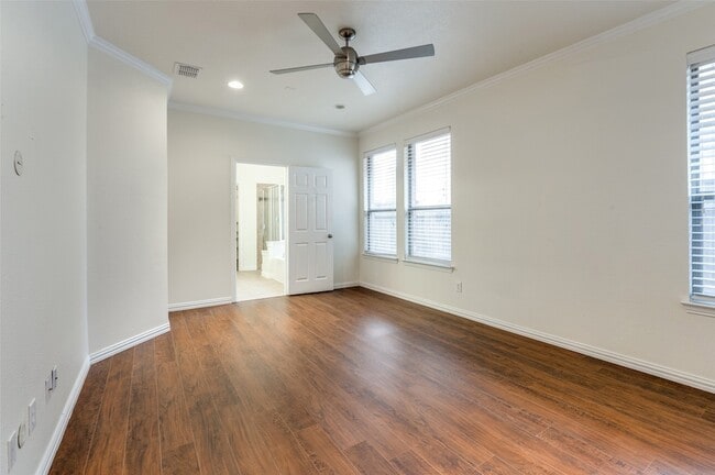 Building Photo - 7909 Creek View Dr