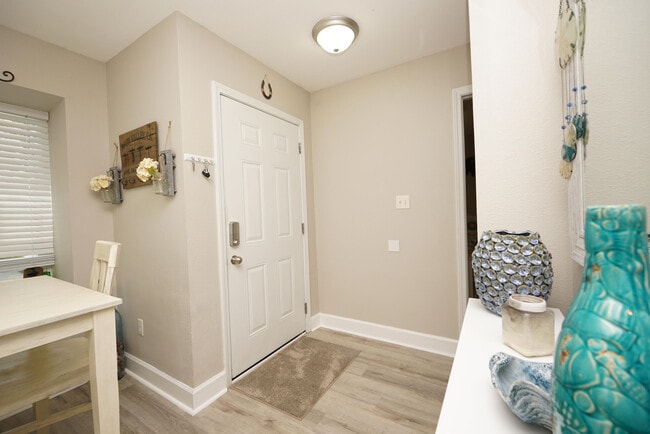 Building Photo - 1503 Green Acres Blvd