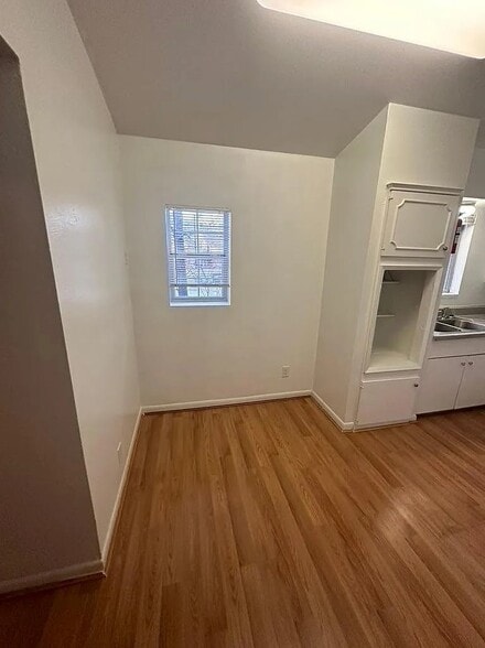 Building Photo - 1023 Lyndon St