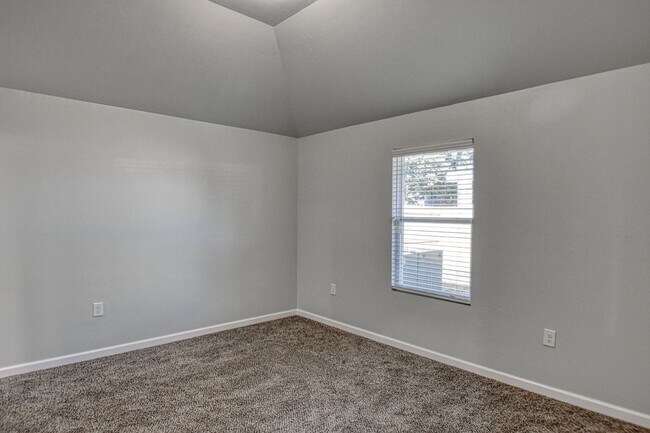 Building Photo - New Construction in Varenna Landing! Storm shelter and lawn care included!