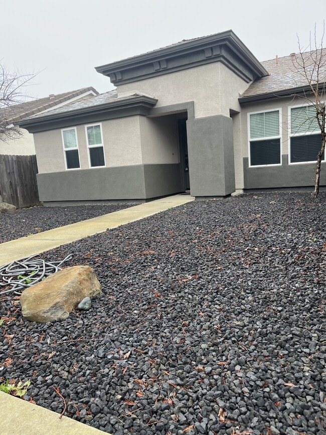 Building Photo - 1751 Barney Ave