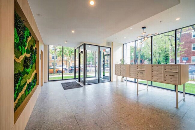 Building Photo - 6044 N Winthrop Ave