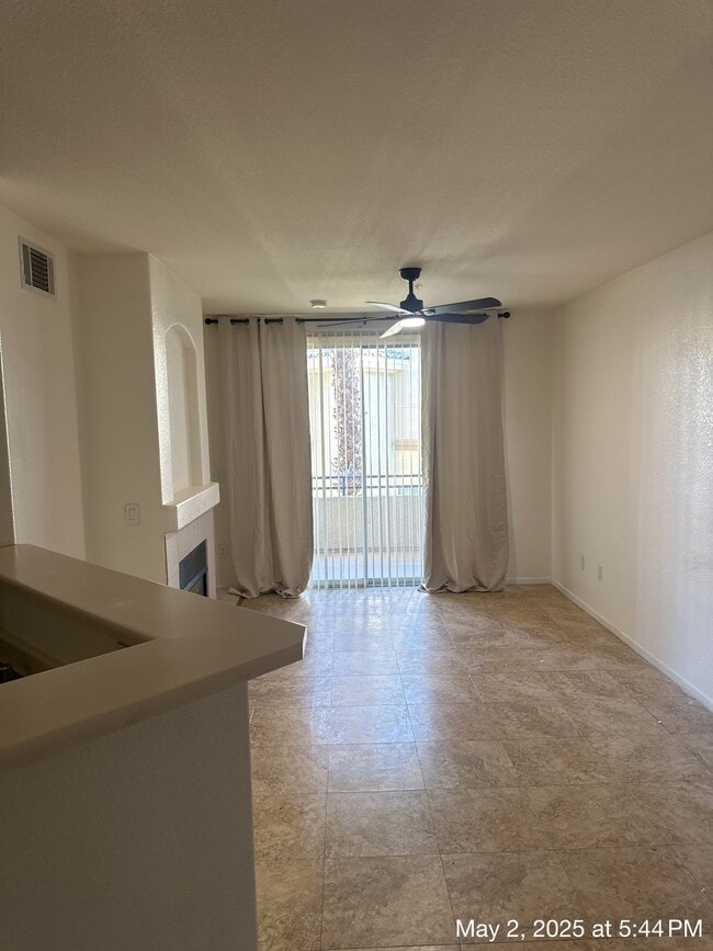 Building Photo - 7119 N Durango Dr