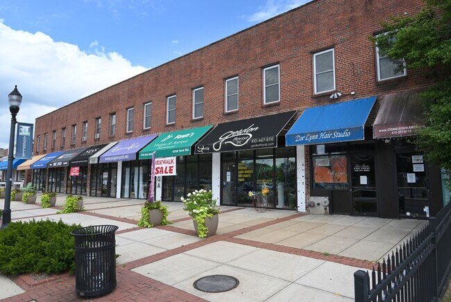 Building Photo - 437 Schwartz Ave