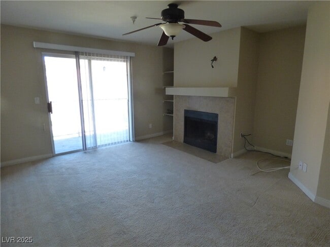 Building Photo - 2750 S Durango Dr