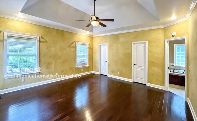 Building Photo - 607 Castle Dr