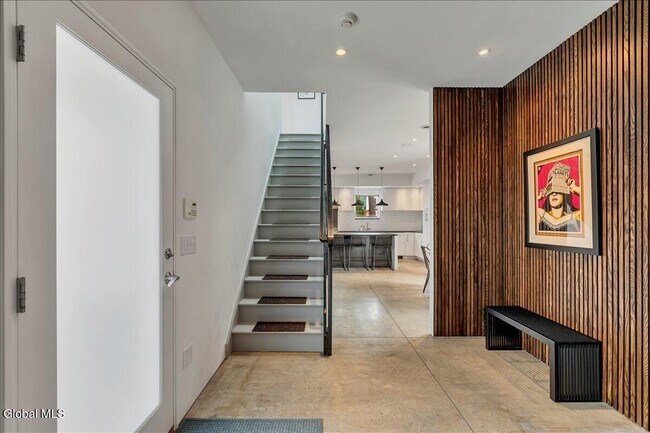 Building Photo - 18 Granite St