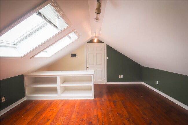 Building Photo - 1101 Church St