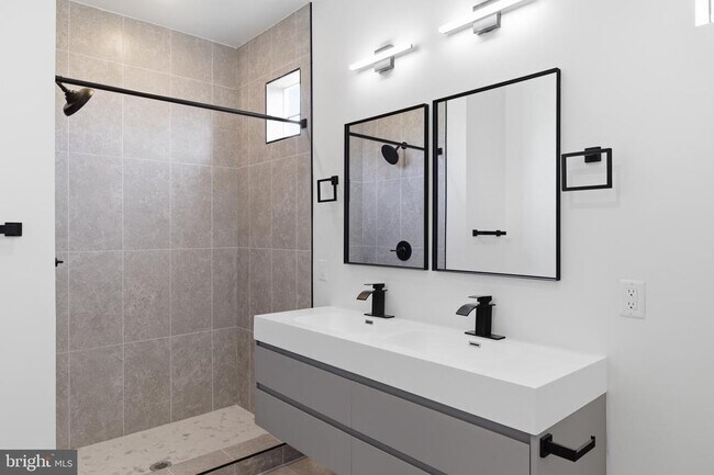 Building Photo - 1005 W Orleans St