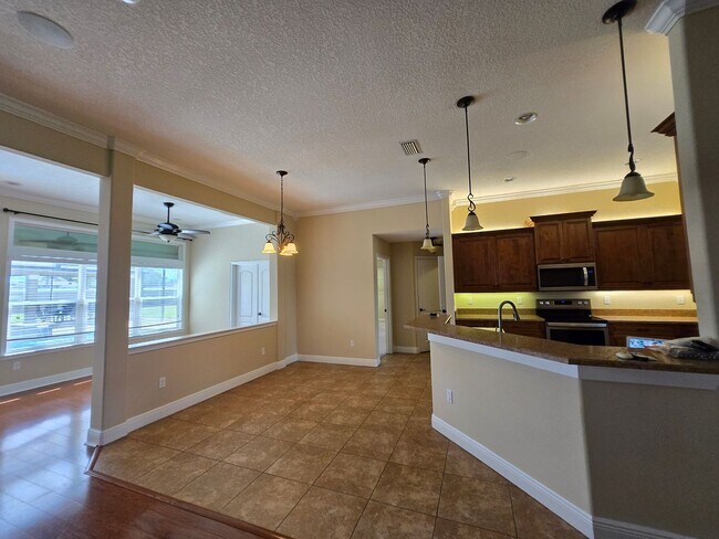 Building Photo - Gorgeous 4-Bedroom Home with Office, Pool,...
