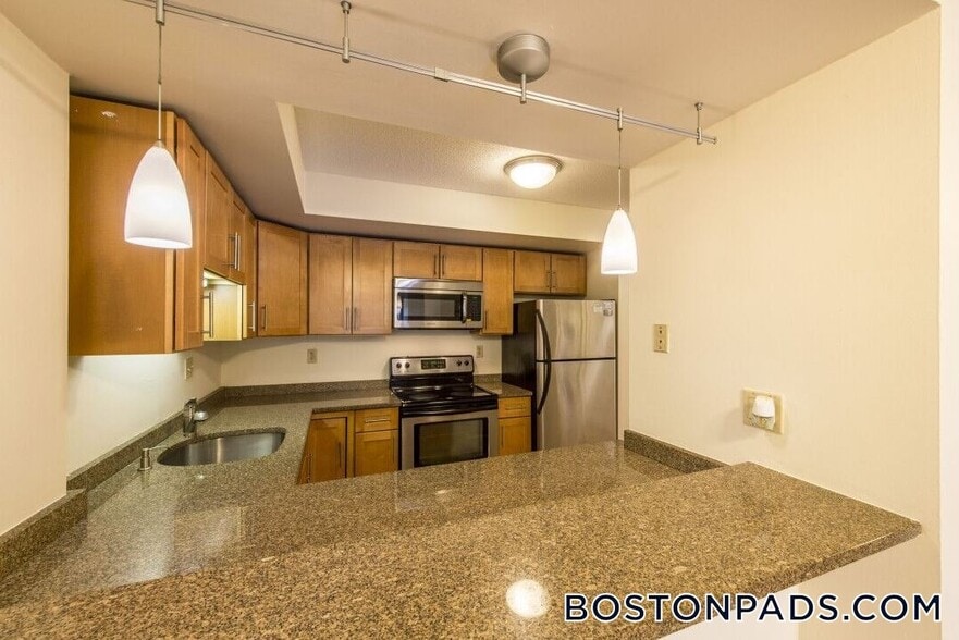 Building Photo - 345 Franklin St