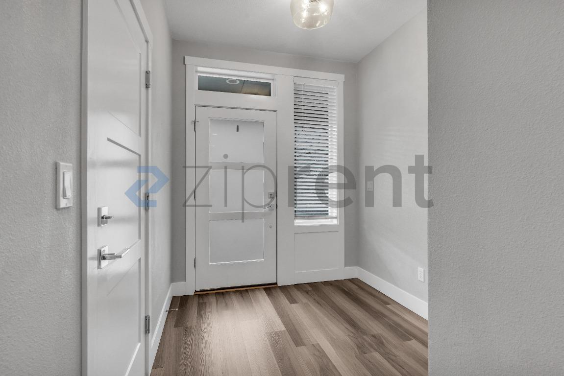 Building Photo - 12028 NE 108th St