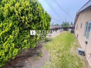 Building Photo - Spacious 4 bed, 3 bath Home featuring TWO ...