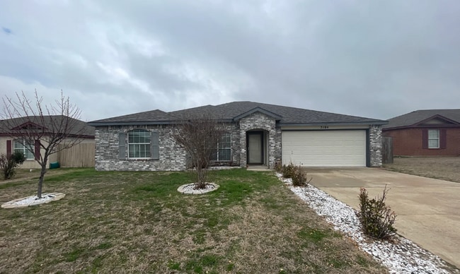 Primary Photo - 5104 Bridle Dr