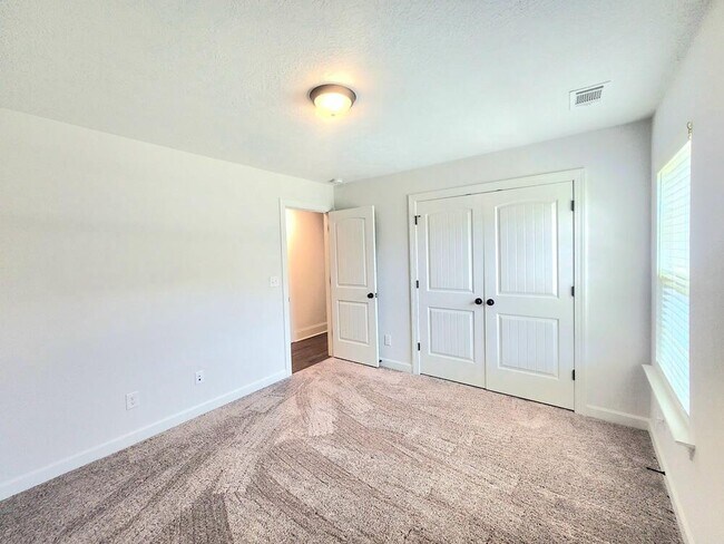 Building Photo - 734 Bancroft Dr