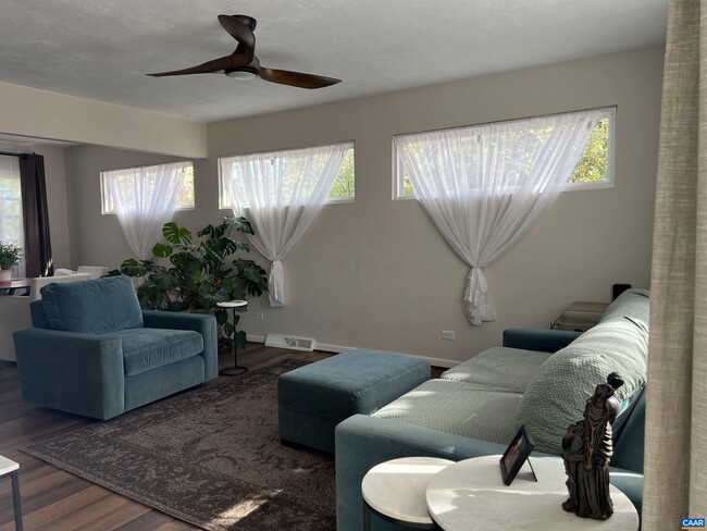 Building Photo - 1201 Bland Cir