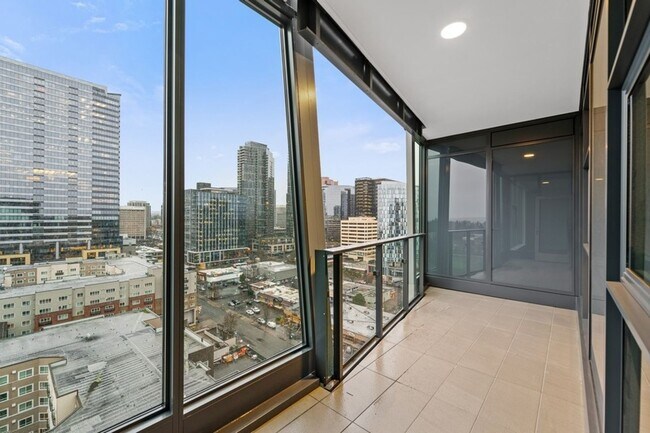 Building Photo - Brand new 16th floor 2bd/2ba home with cit...