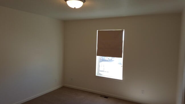 Building Photo - 400 Par Ave