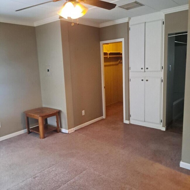 Building Photo - 120 Santa Lucia Dr