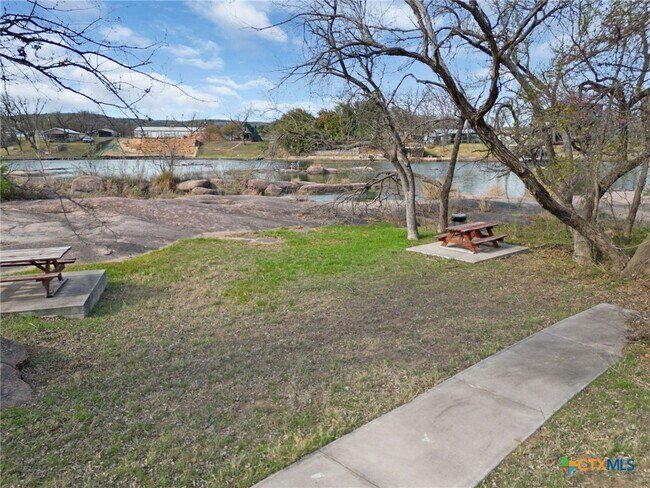 Building Photo - 223 Timberline Dr