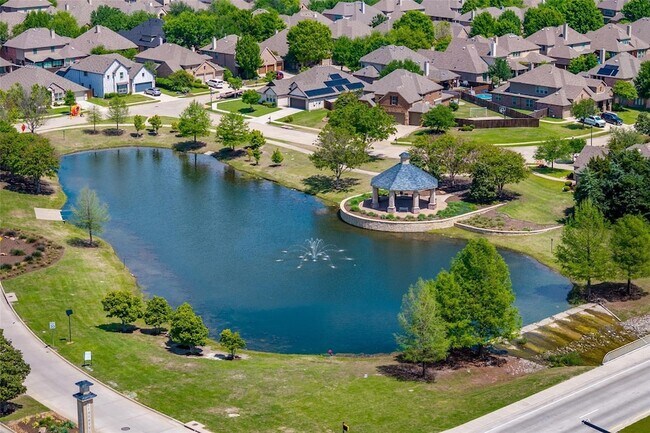 Building Photo - 3004 Campbell Dr