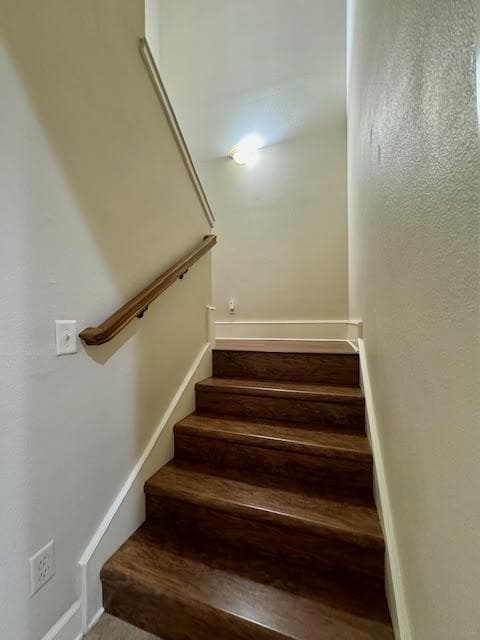 Building Photo - 3704 W Cherokee Rd