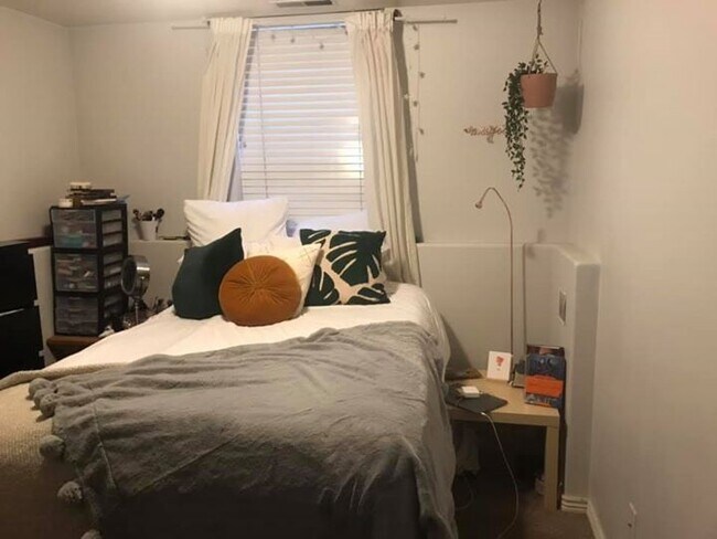 Building Photo - Bedroom Available in Provo
